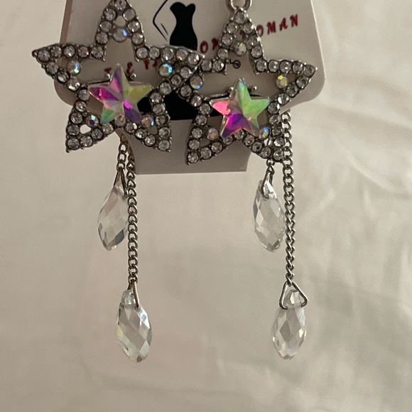 GORGEOUS IRIDESCENT CRYSTAL EMBELLISHED STAR FRONT/BACK EARRINGS - Picture 3 of 11